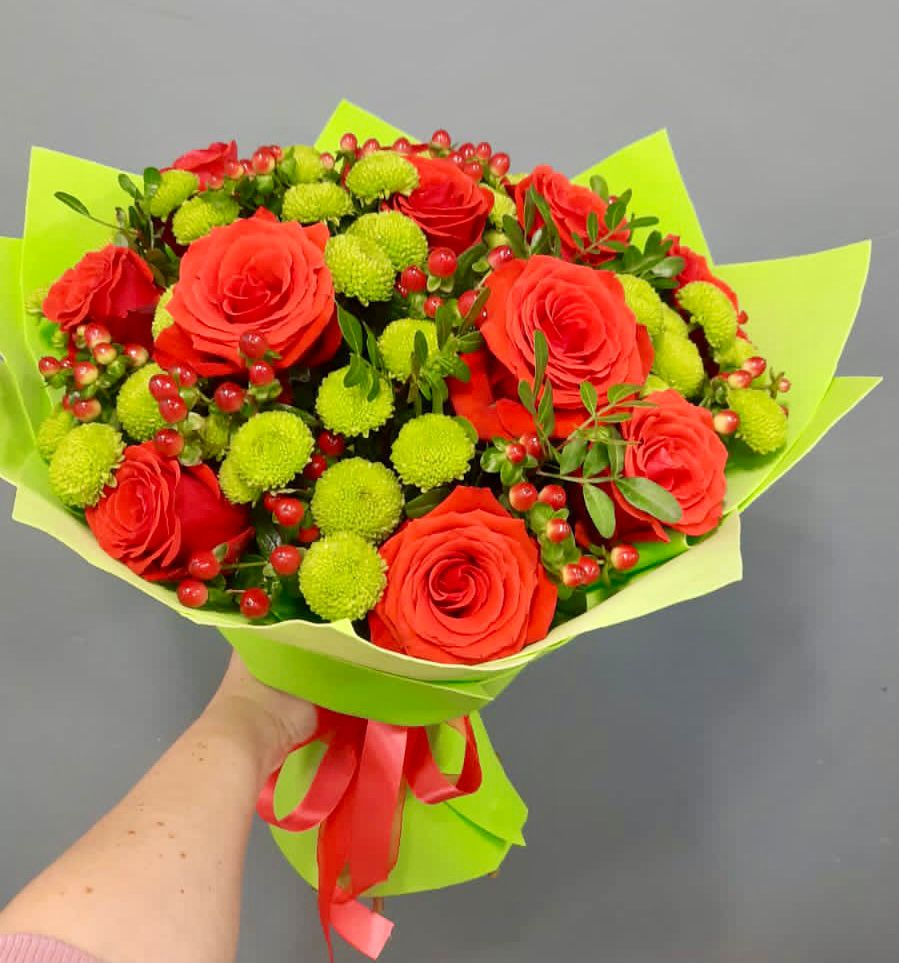 Букет цветов из: Хризантемы и Розы в Цагане Амане