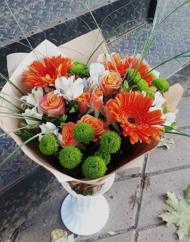 Букет цветов из: Герберы, Хризантемы, Альстромерии и Розы в Цагане Амане