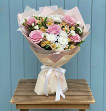 Букет цветов из:  Гвоздики, Орхидеи и Розы в Цагане Амане