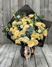 Букет цветов из:  Розы и Лизиантусы в Цагане Амане