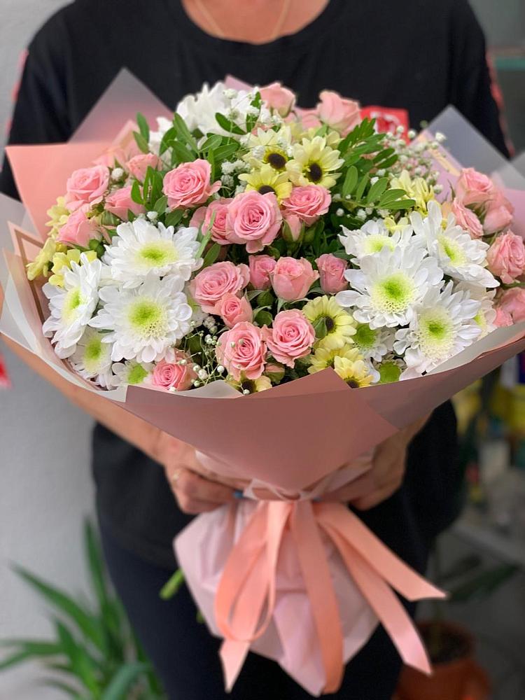 Букет цветов из: Розы и Хризантемы в Цагане Амане