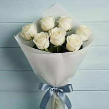 Букет 7 Белых роз Эдлесс Лав в Цагане Амане
