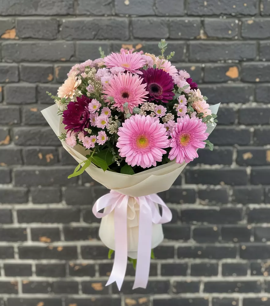 Букет цветов из: Герберы и Хризантемы в Цагане Амане