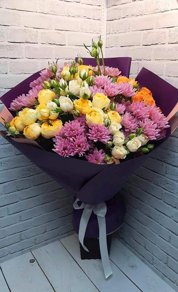 Букет цветов из: Хризантемы и Розы в Цагане Амане