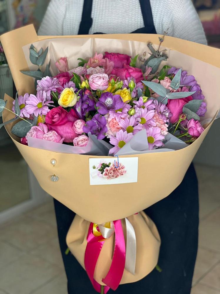 Букет цветов из: Хризантемы, Гвоздики и Альстромерии в Цагане Амане