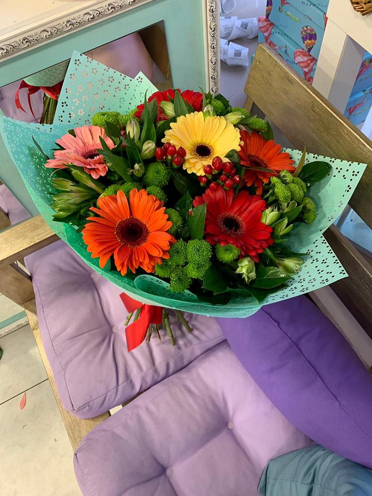 Букет цветов из: Герберы, Хризантемы и Альстромерии в Цагане Амане