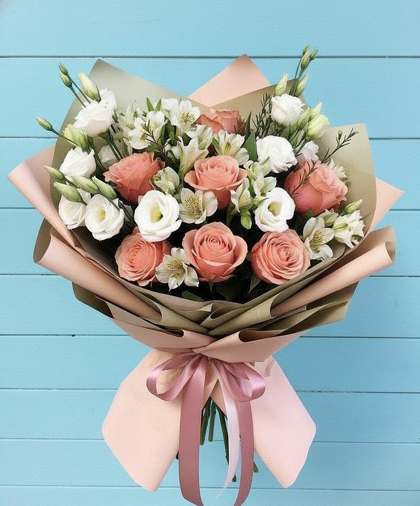 Букет цветов из: Розы, Альстромерии и Лизиантусы в Цагане Амане