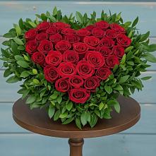 Цветочная композиция из Розы в виде сердца в Цагане Амане