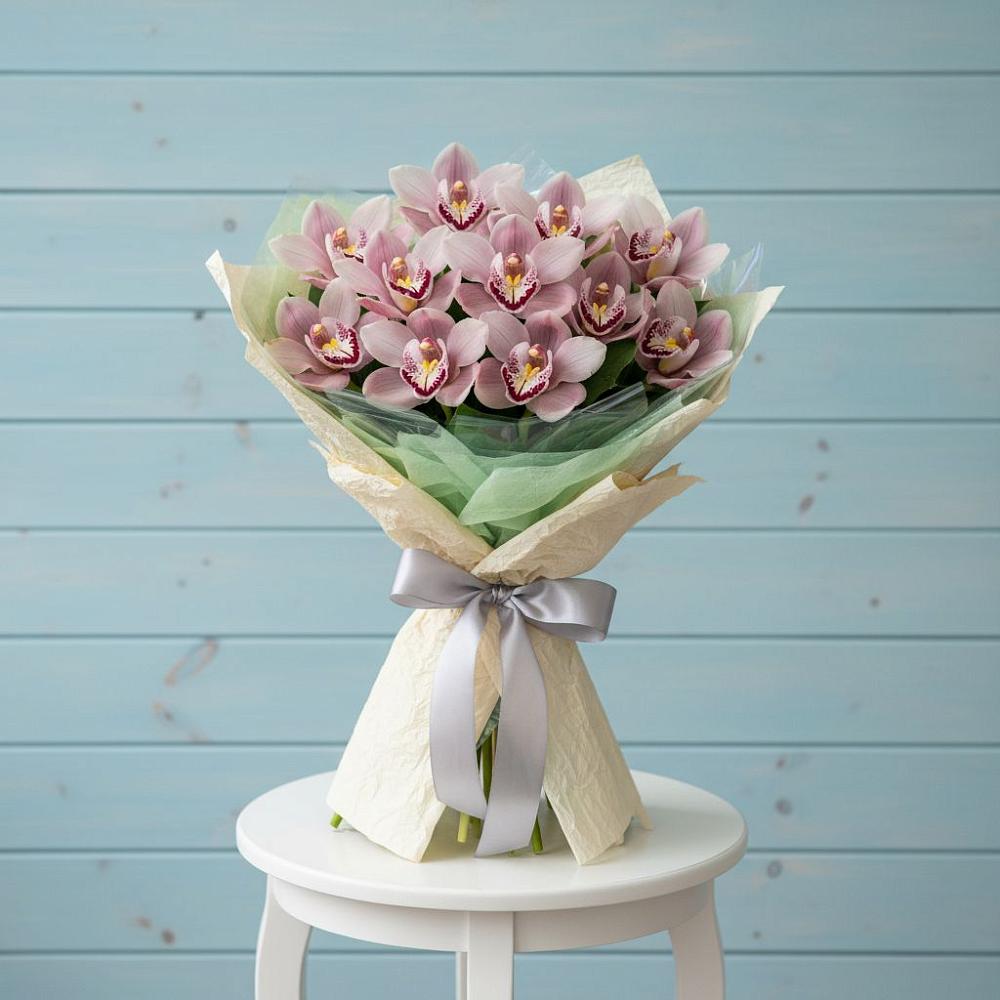 Букет цветов из: Орхидеи и Розы в Цагане Амане