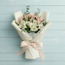 Букет цветов из:  Альстромерии в Цагане Амане