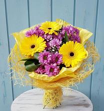 Букет цветов из:  Хризантемы и Герберы в Цагане Амане