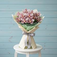 Букет цветов из:  Орхидеи и Розы #REPLACE_PRED# Цагане Амане