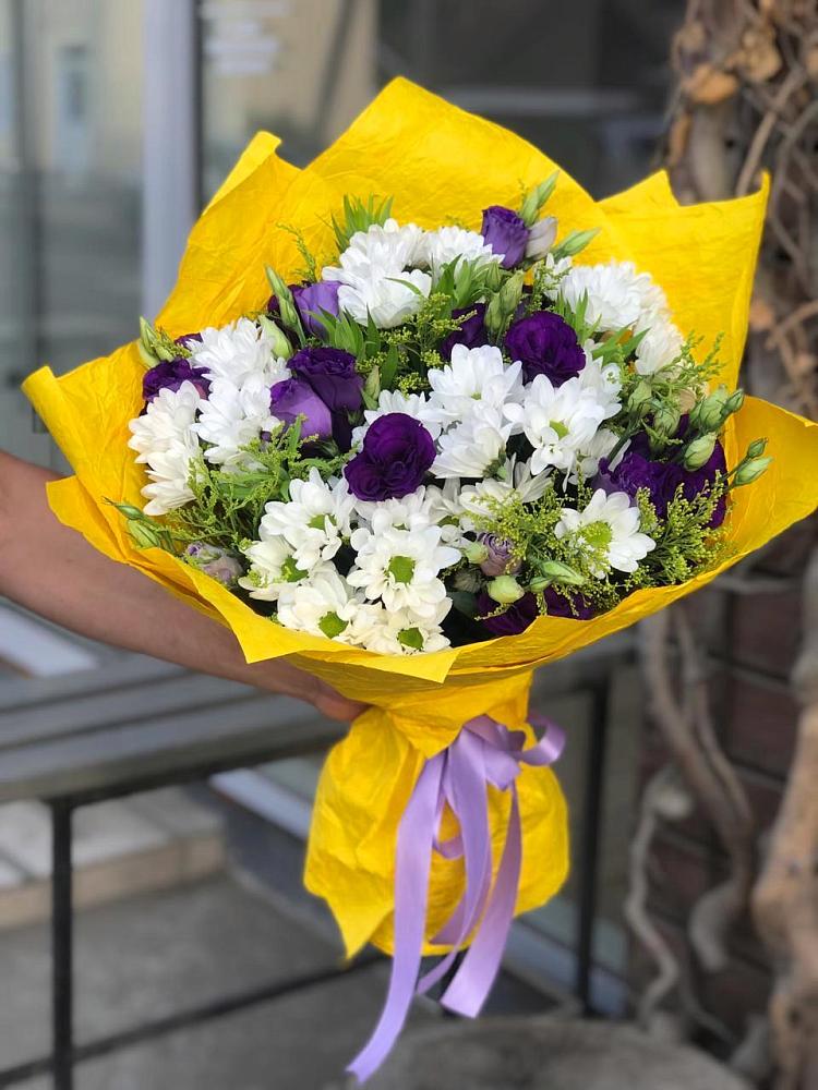 Букет цветов из: Ирисы, Хризантемы и Ромашки в Цагане Амане