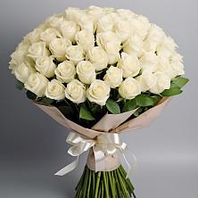 Букет 101 беля роза Белоснежка в Цагане Амане
