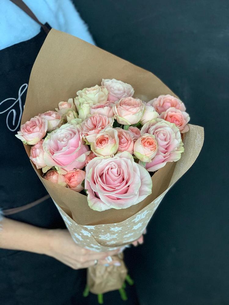 Букет цветов из: Хризантемы и Розы в Цагане Амане