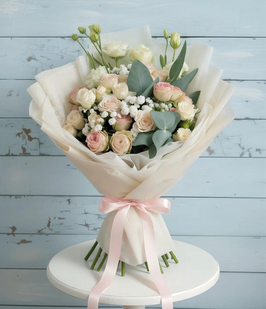 Букет цветов из: Розы и Лизиантусы в Цагане Амане