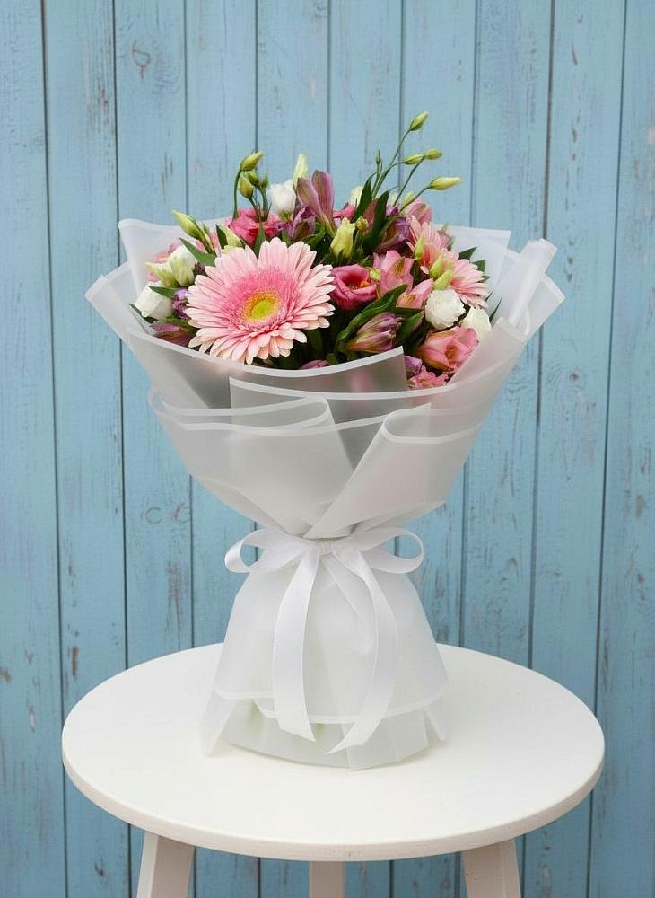 Букет цветов из: Герберы, Альстромерии и Лизиантусы в Цагане Амане