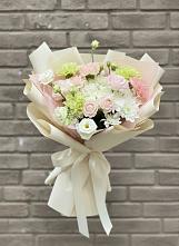 Букет цветов из:  Гвоздики, Розы, Лизиантусы и Хризантемы в Цагане Амане
