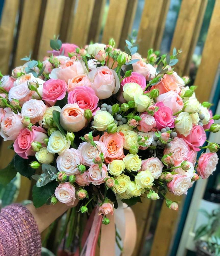 Букет цветов из: Розы в Цагане Амане