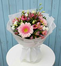 Букет цветов из:  Герберы, Альстромерии и Лизиантусы в Цагане Амане