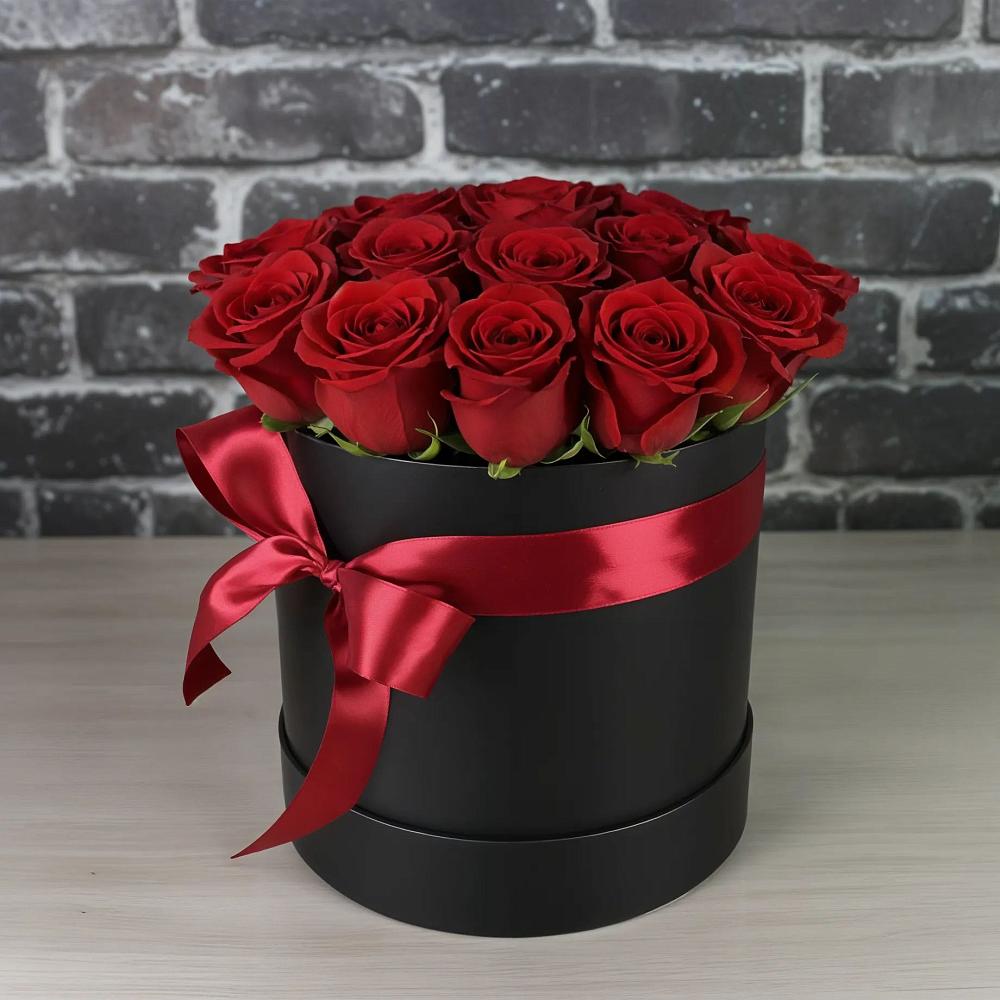 Цветочная композиция из Розы в шляпной коробке в Цагане Амане