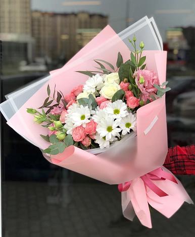 Букет цветов из: Розы, Лизиантусы и Хризантемы в Цагане Амане