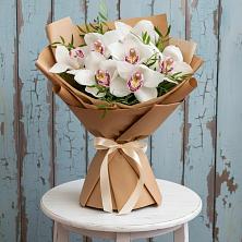 Букет цветов из:  Орхидеи и Розы в Цагане Амане