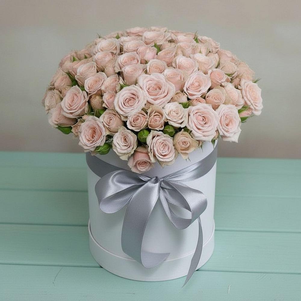 Цветочная композиция из Розы в шляпной коробке в Цагане Амане